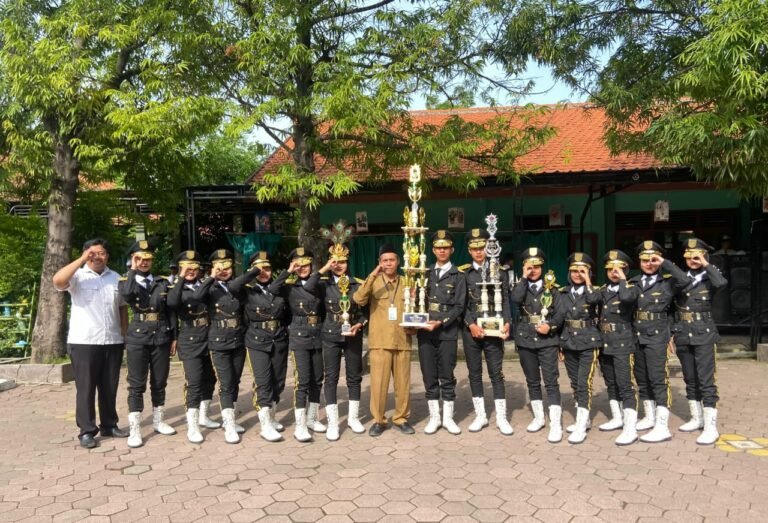 Smpn12 gresik telah memperoleh prestasi paskibraka